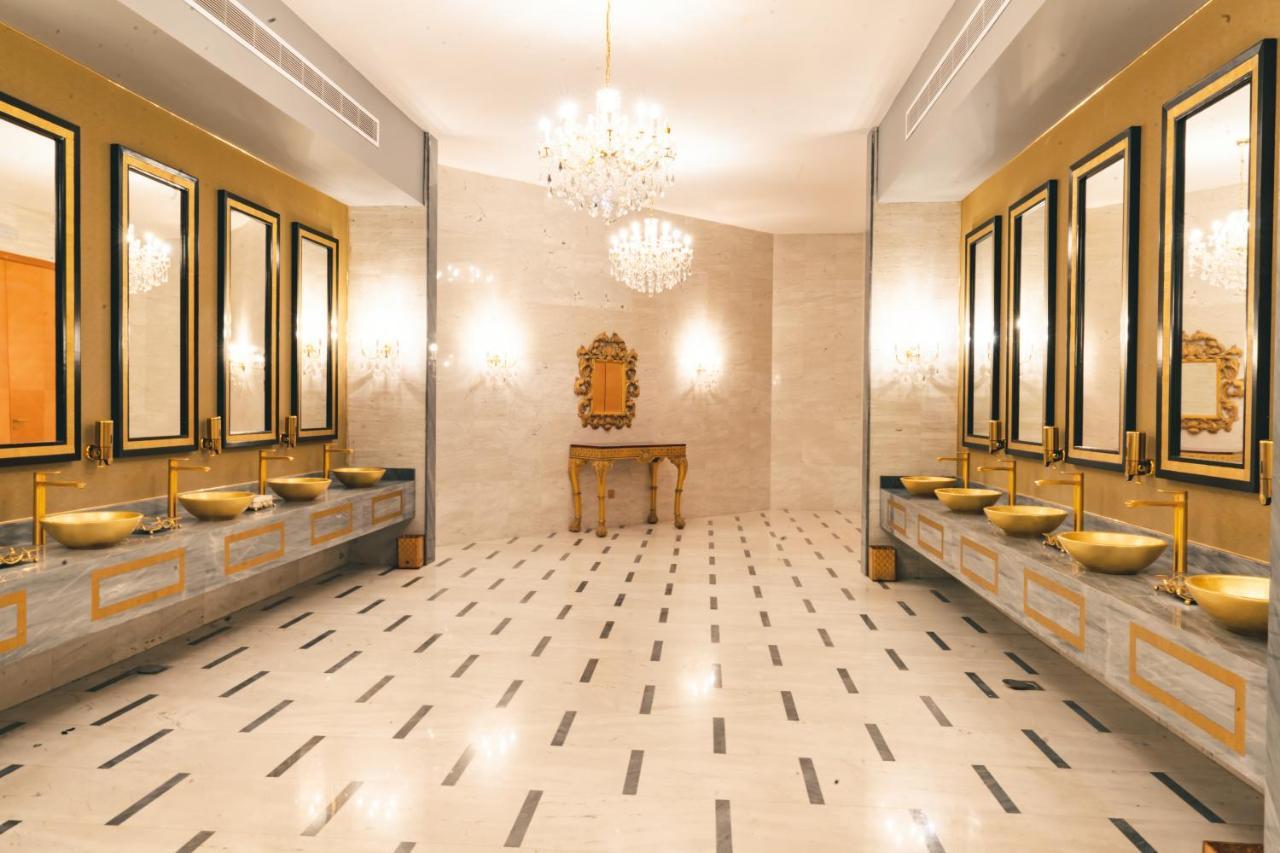 Iridium Hotel