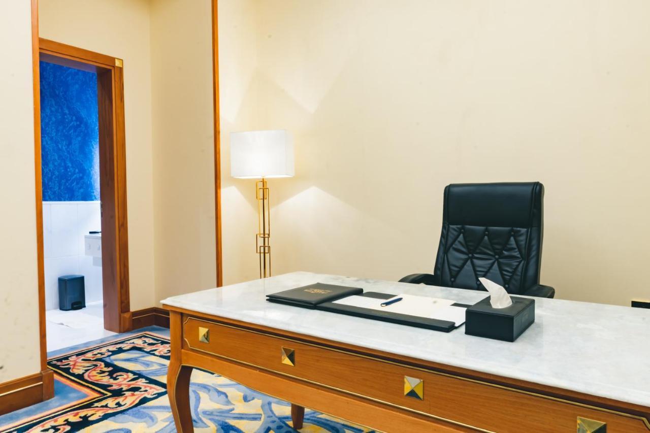 Iridium Hotel